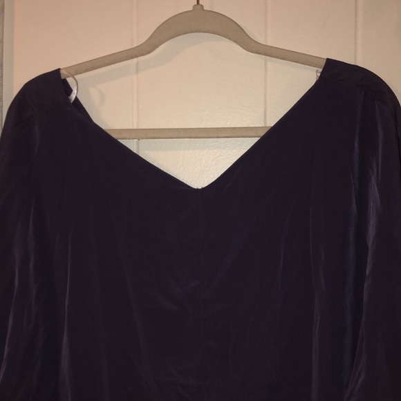 Glam Brand NWT V-Neck Flowy 100% Polyester Silky Blouse  OG price $54 - Picture 8 of 9